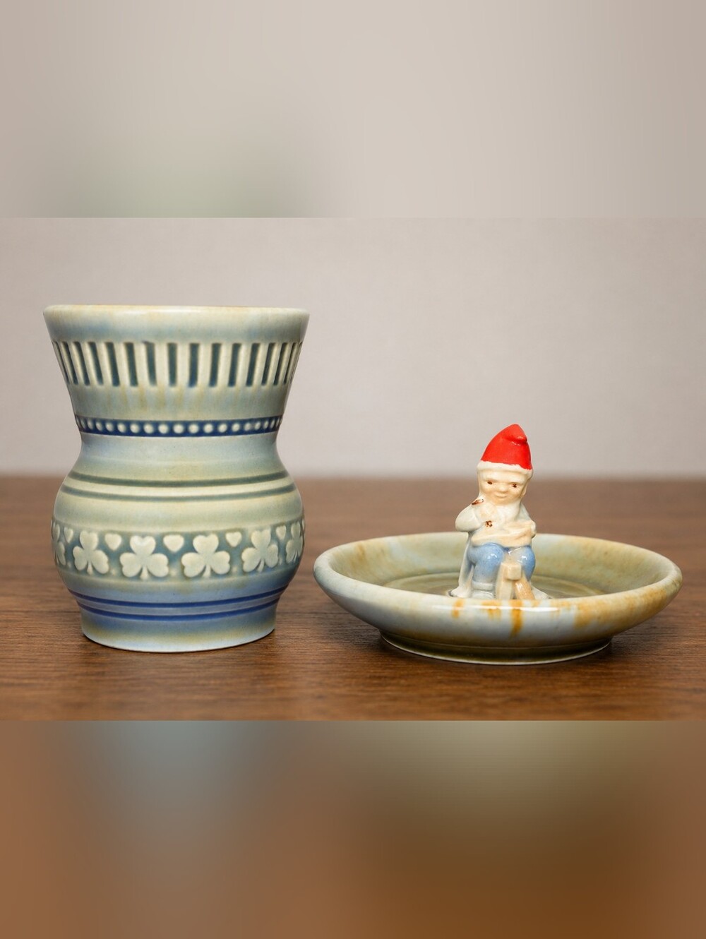 VTG Wade Irish Porcelain Shamrock Toothpick Ring Holder Gnome Bud Vase Trinket
